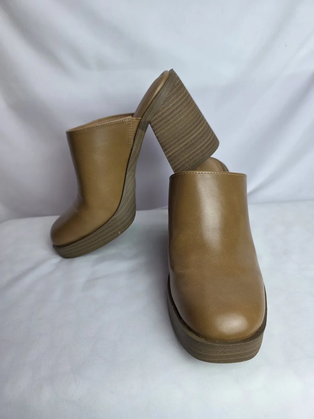 Universal Thread Tan Platform Mule Heels